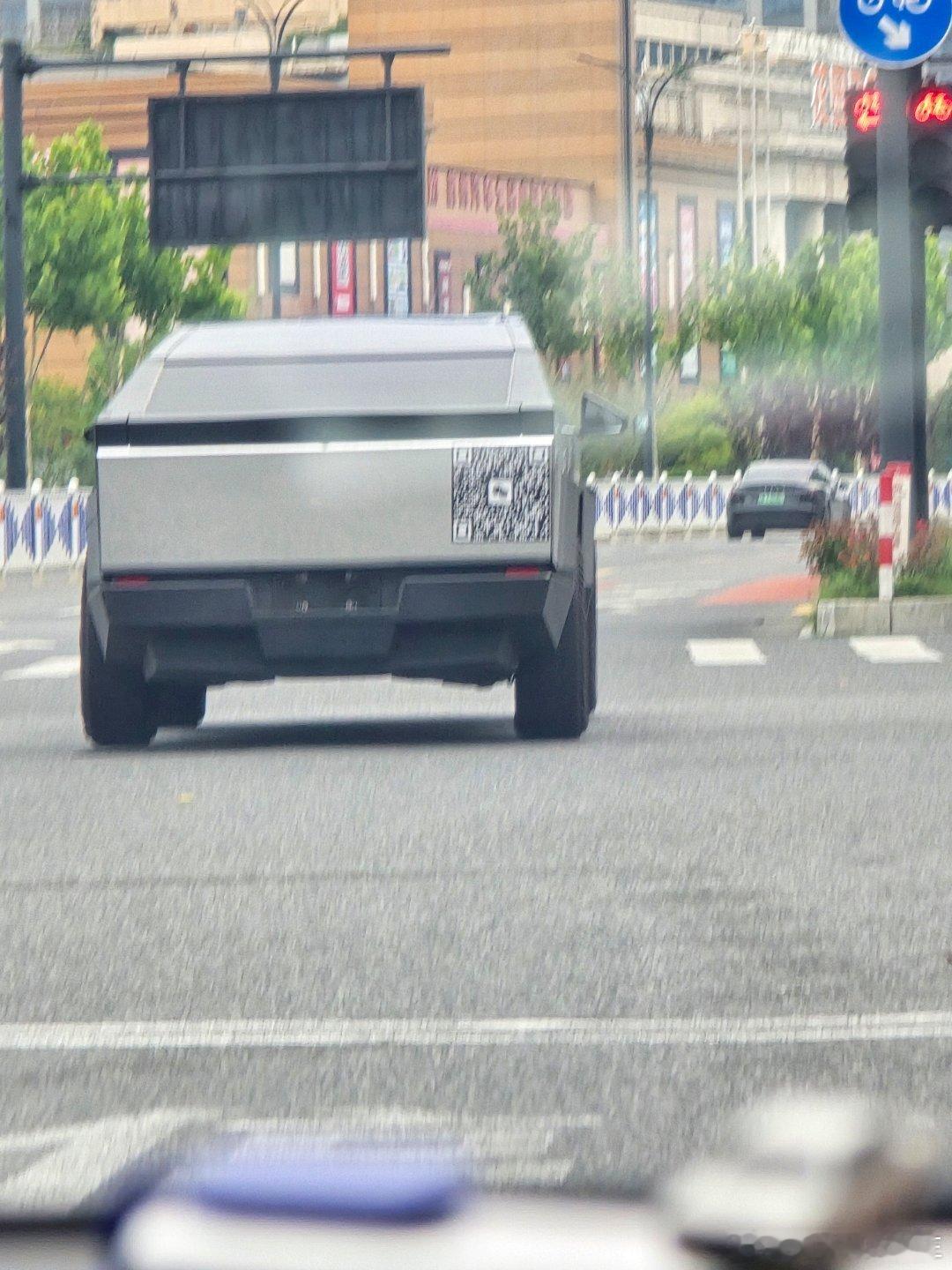 这是特斯拉？？？？ 