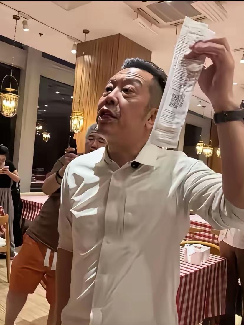 西贝这波操作，是真把员工当“冤种”了？
 
23年入职时说好“试用期后缴社保”，