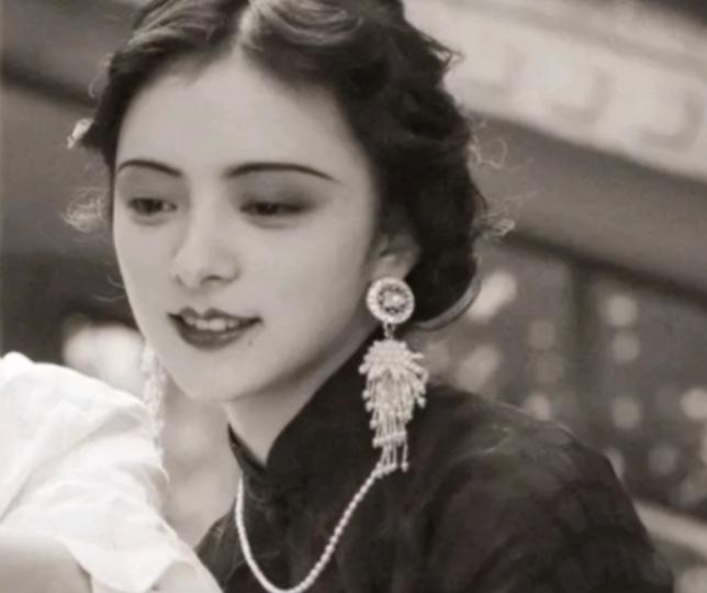 “你一辈子娶了12个老婆，有哪一个是真心爱你！”1974年台北的新婚之夜，17岁