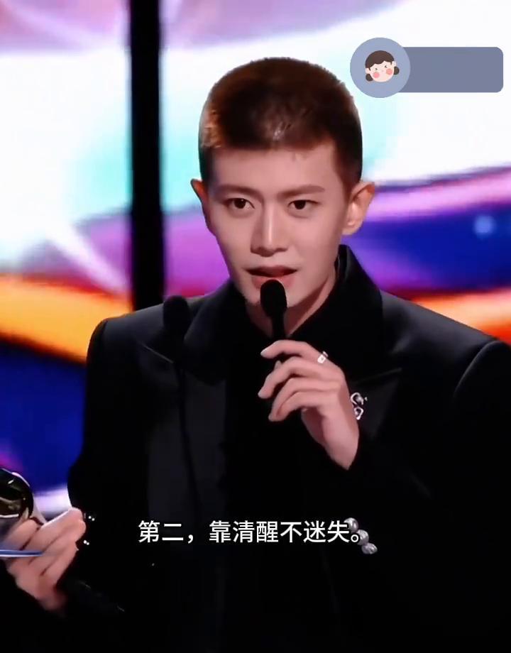 任嘉伦曾商业价值TOP2，如今却跌出前30！这怎么回事？
 
他曾与王一博平起平