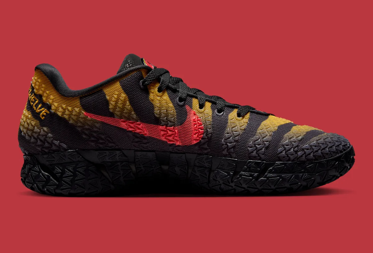 《侏罗纪公园》x Nike Ja 3 联名系列定于今年 4 月正式发售。恐龙主题