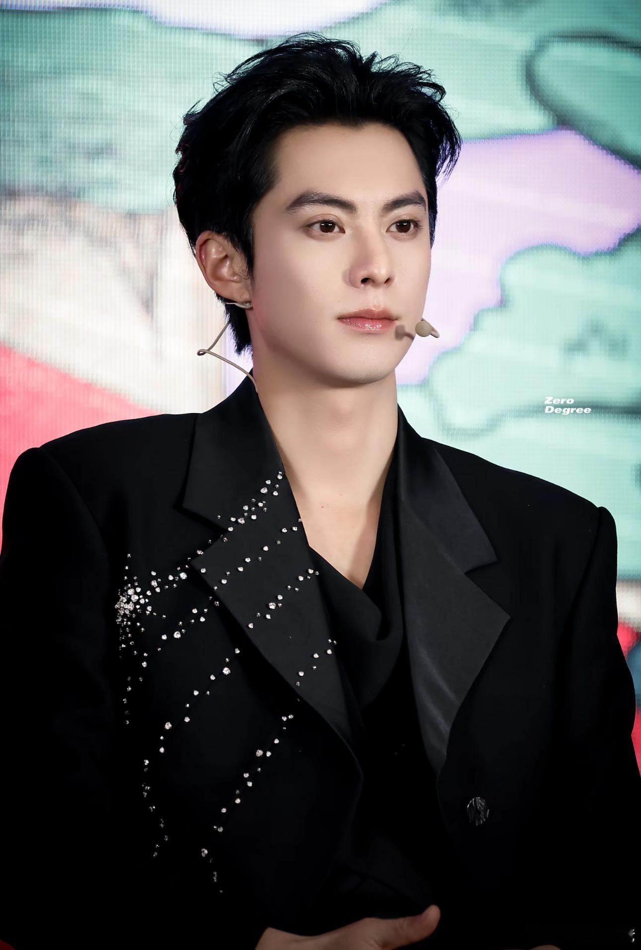 王鹤棣综艺发布会下沉市场评论区全是夸棣棣的 粉丝点开评论区爽死了 王鹤棣好争气 