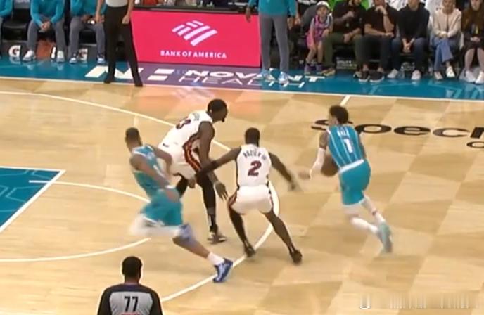 NBA外线球员的换防，一般都是防突破的，或者进一步说是防止持球人进入油漆区的，尽