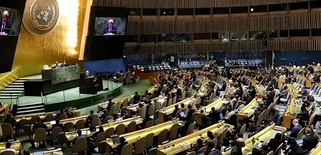 怪不得许多国家拖欠联合国会费，看看联合国都把钱花到什么地方了。据说联合国已经入不