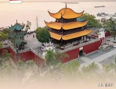 意境贴合的对联，附经典与创新搭配：
 
一、呼应“岳阳楼上怀今古”核心上联
 