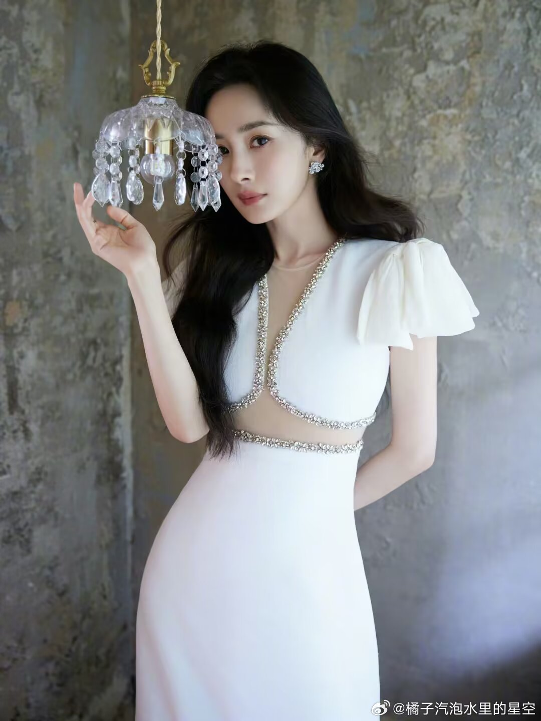 杨幂  🦊杨幂prada香氛代言人 如果遇到自己想做的事情，那就勇敢去做吧，大