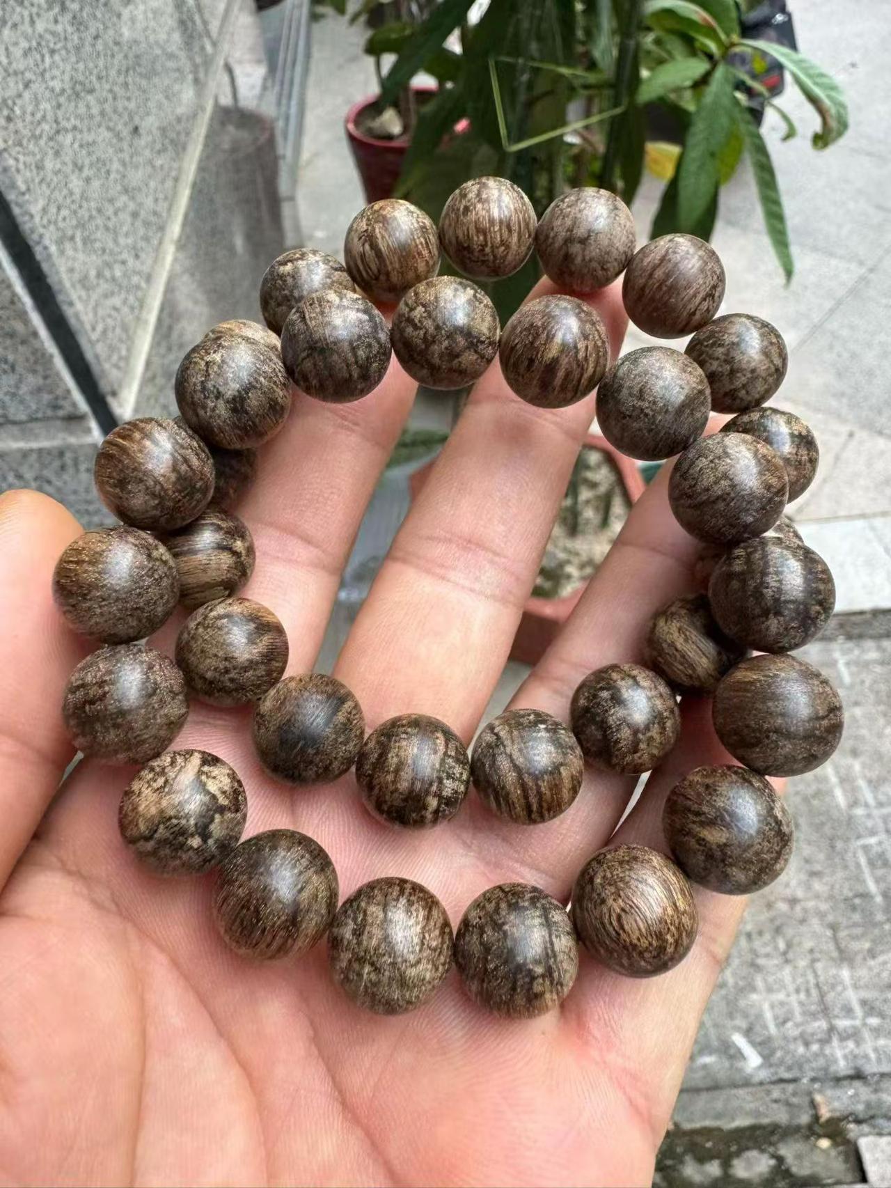 东马老料1.4规格·手串·八分沉。