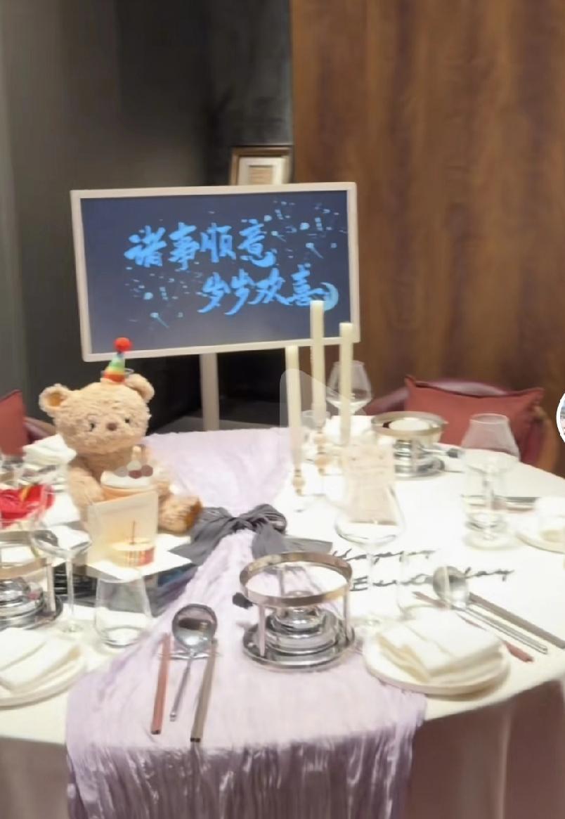 海底捞臻选店VS海底捞！！！（相当于山寨版VS真版）原来我平时吃的都是是安卓海底