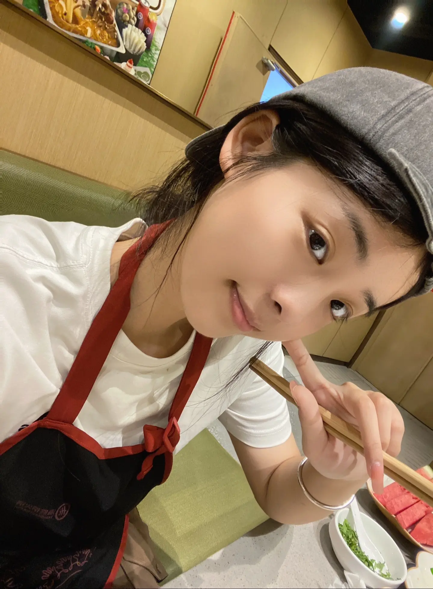 让我先睡满十个小时再去爱这个世界好吗