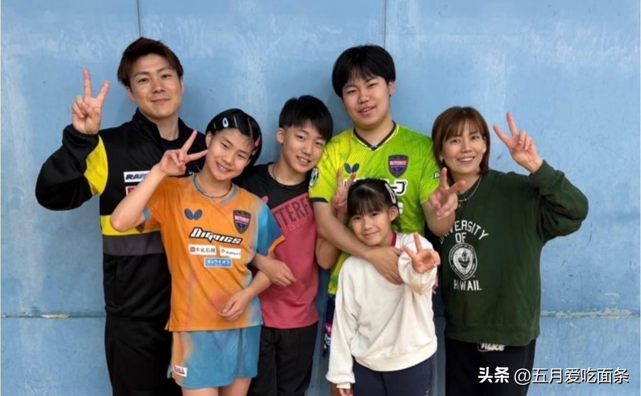 比张本一家更可怕的是松岛一家，一门四兄妹，全员乒乓好手：
19岁大哥松岛辉空，日