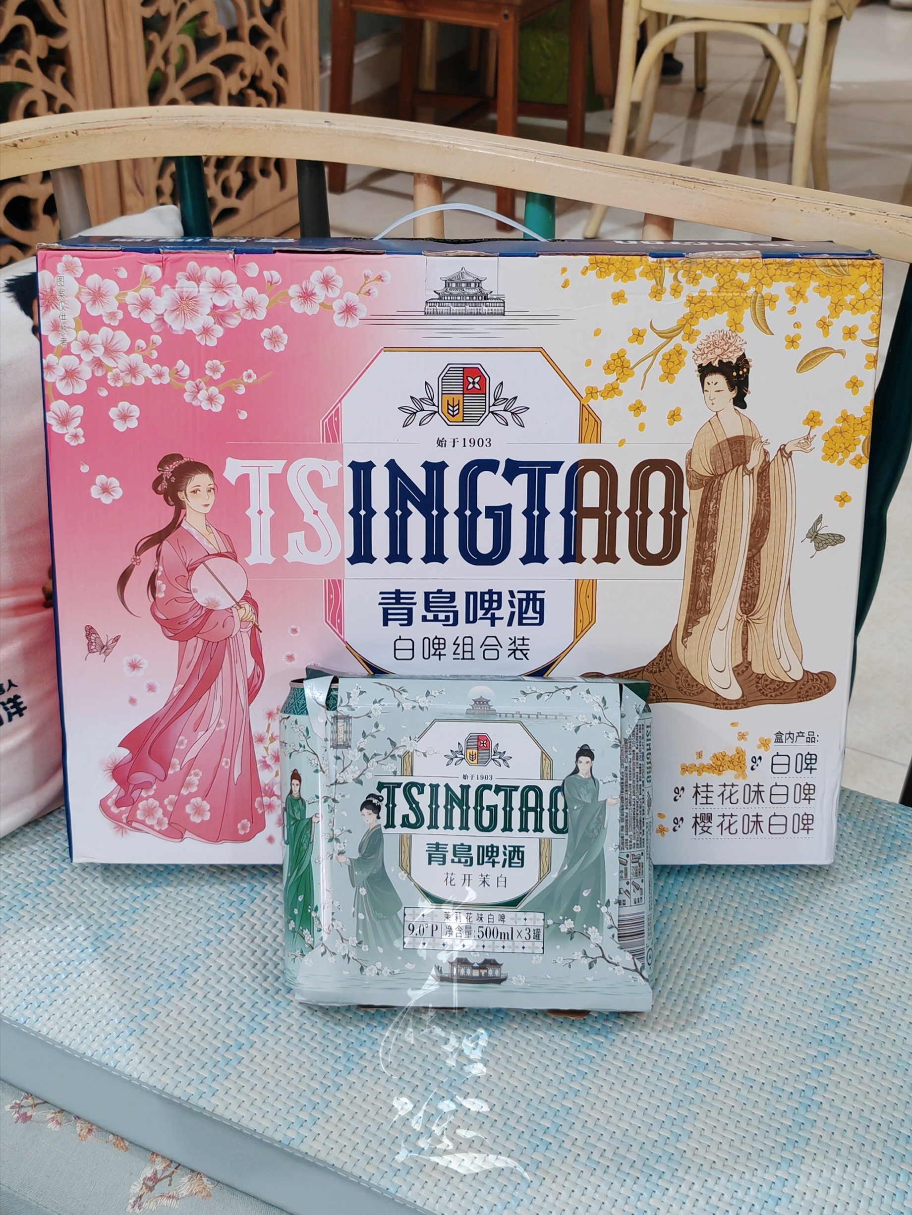 青岛啤酒白啤我的生活美学白啤更懂夏的嗨青岛白啤囤起来，先喝为敬！大爱这清新又充满