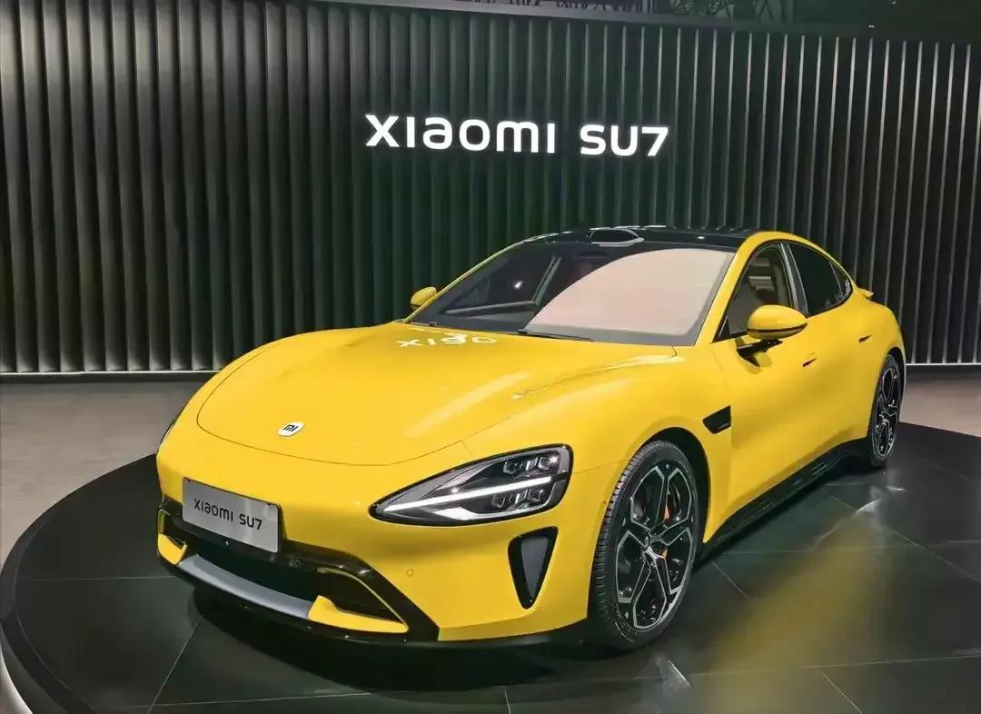 看了小米SU7真车后
30万真不贵
当然大家也别上来就喷
我只是站在一个普通消费