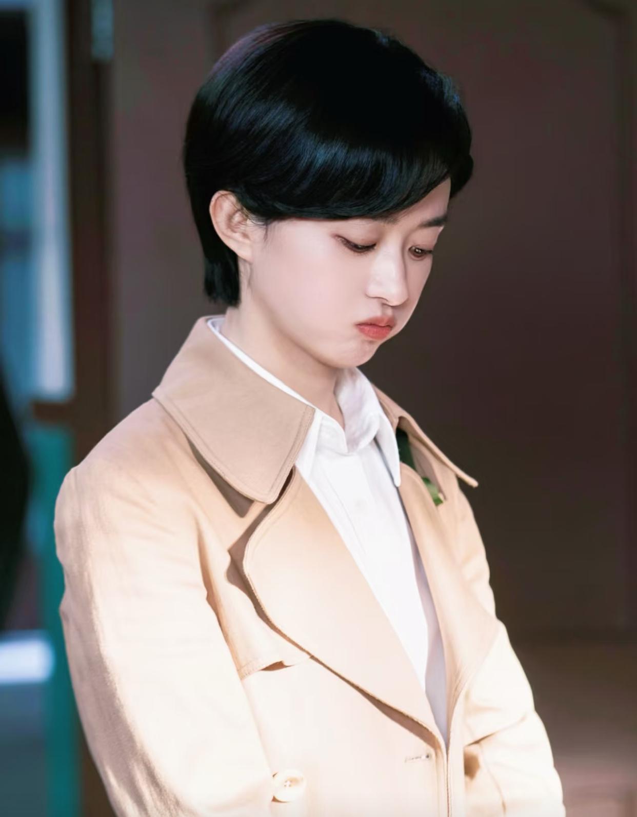 赵丽颖的新剧你发现没有，
李秋萍如果换个人演，
就很可能会让人讨厌她的一板一眼，