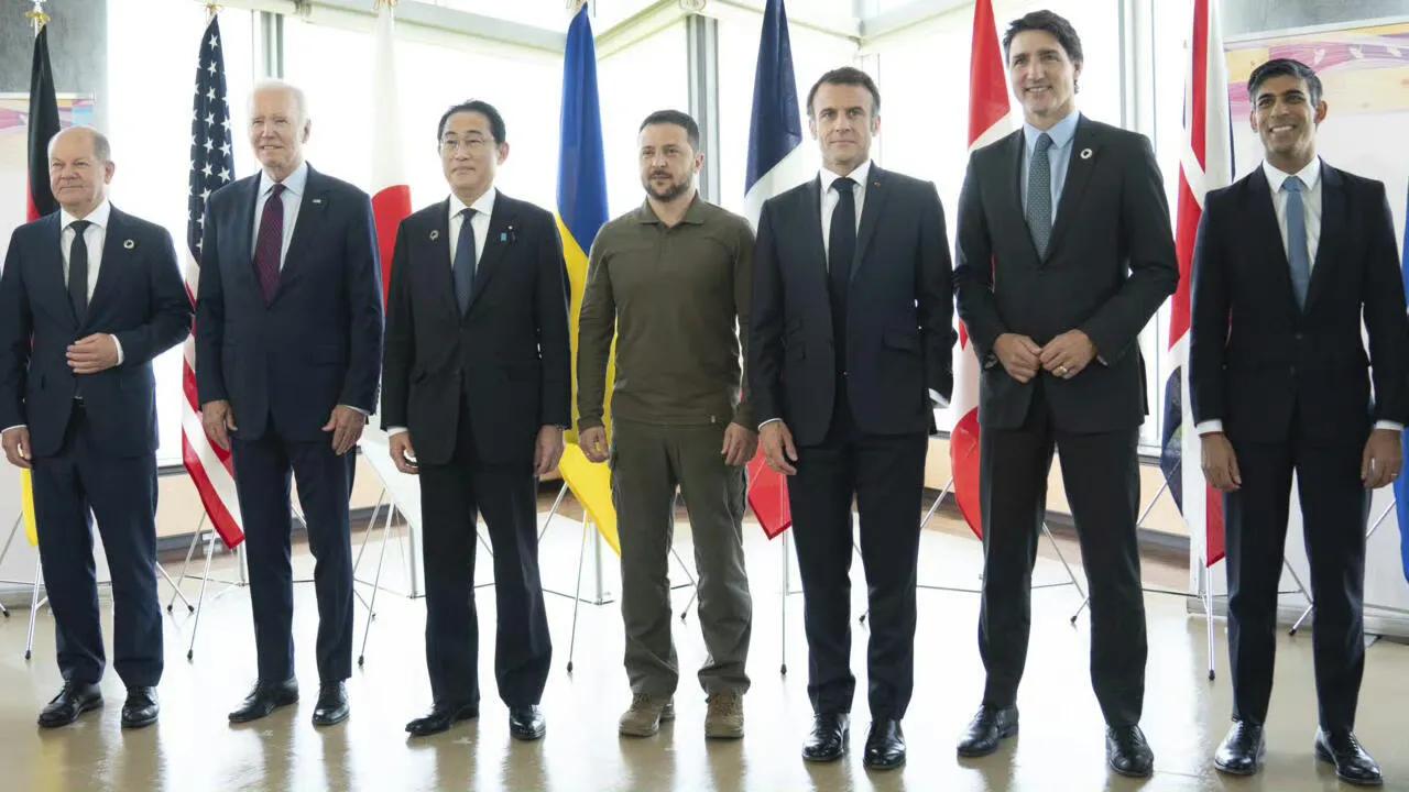 法军消息称，马克龙已于2月底向法军下达准备出兵的命令。2月27日开始组建3个新的