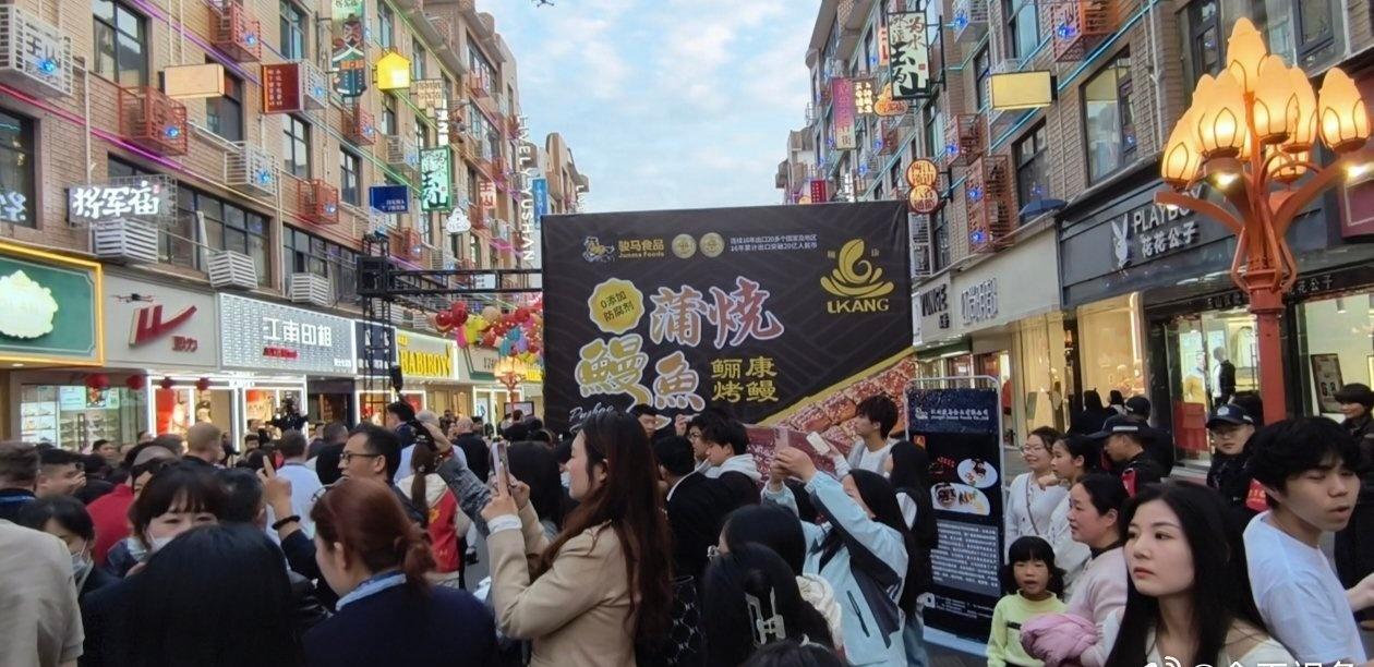 全明星阵容已上线！玉山今夜无眠。现场偶遇大神是什么体验？等我发来前方报道！📸✨