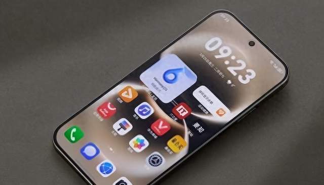 华为鸿蒙7正式版开推，小艺终于不只会定闹钟了