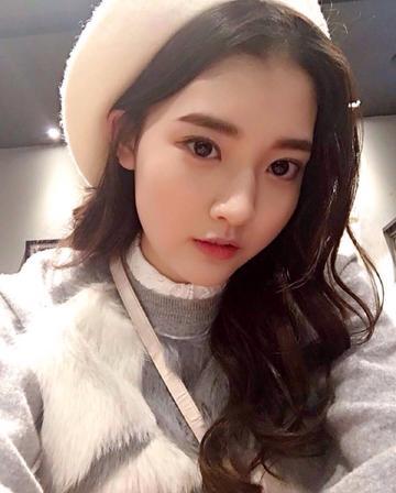 太惊悚了！有网友发现韩国女演员郑多彬去世4年后，居然被家里人安排了冥婚，且还把冥