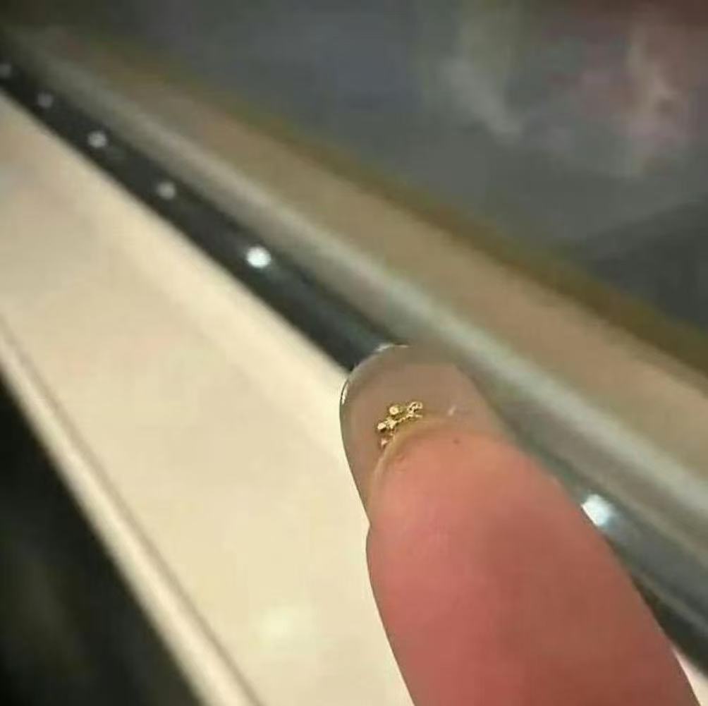 我的妈呀，怪不得金店不让留指甲… 