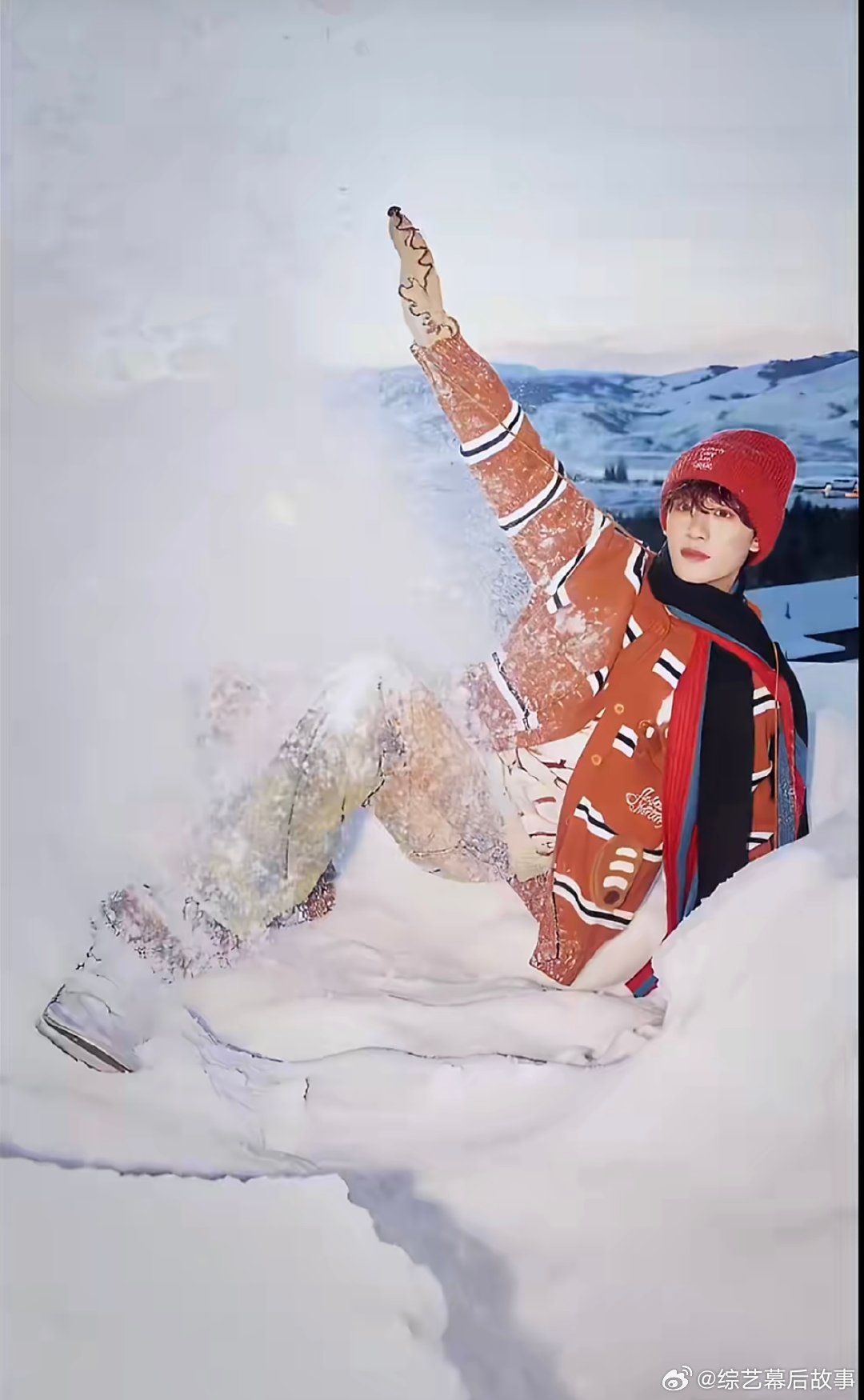 丁程鑫滑雪照 帅照的背后全是笑点！丁程鑫的滑雪大片氛围感十足，没想到是陈昕在旁边