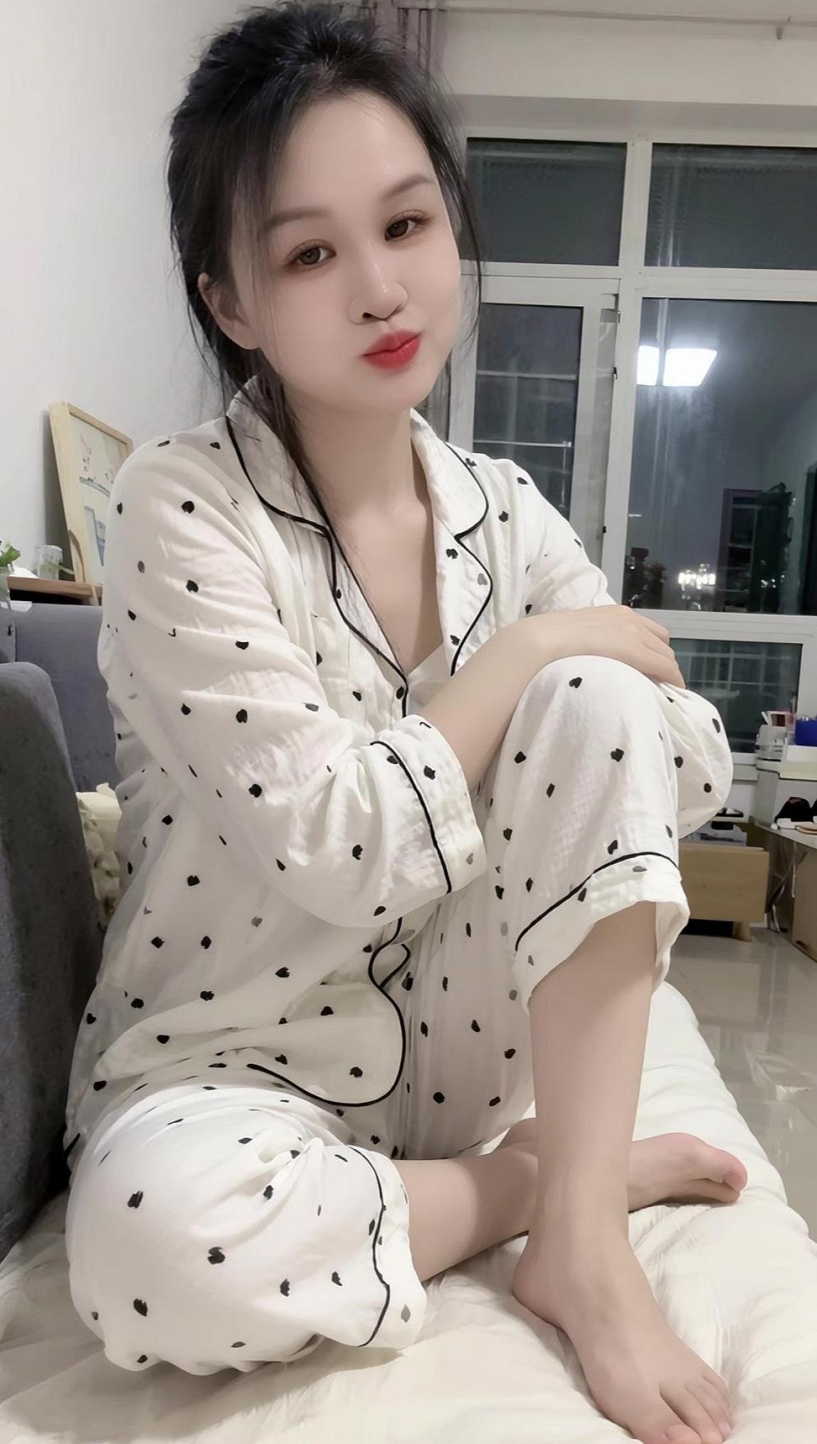 赌什么，别赌人心，信什么，别信承诺，因为人心看不透，承诺一文不值，世间...