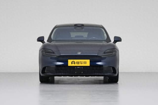 10万级轿跑，电磁悬架+大空间，MG 07 EV评测