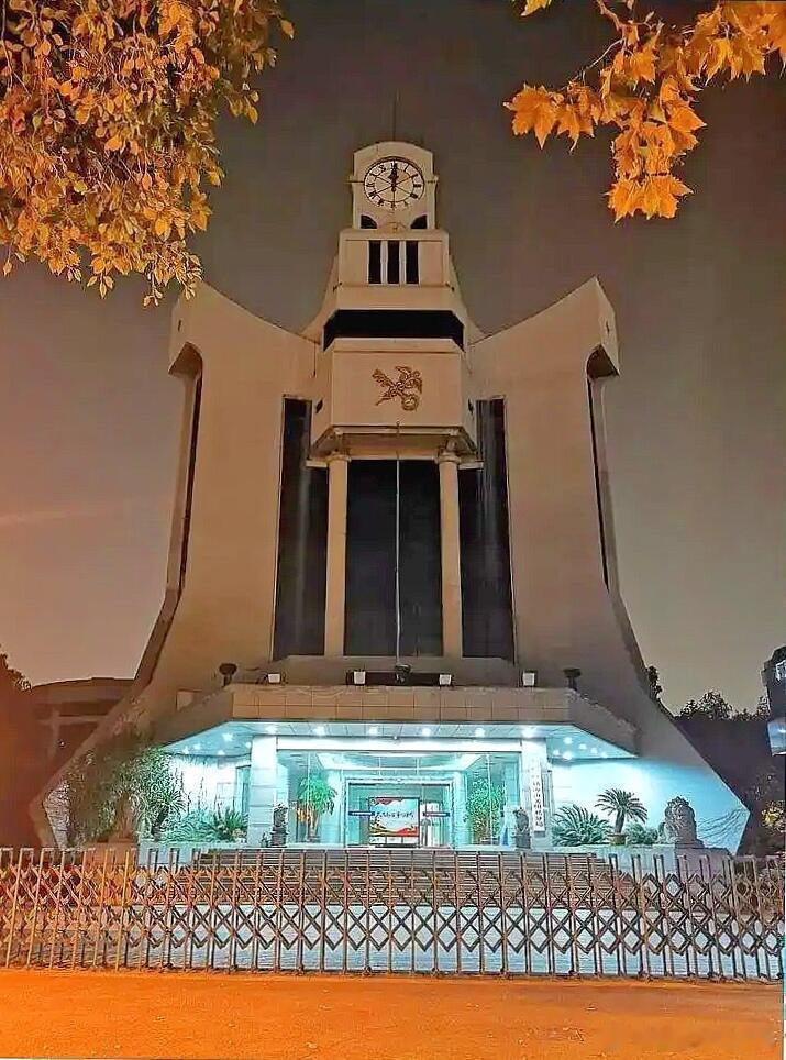 热播剧悬案在宁波多处取景悬案出镜的宁波建筑物热播剧《悬案》取材1995年宁波绿洲