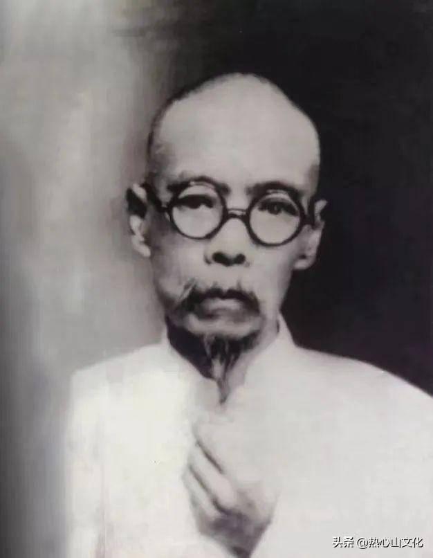 1943年秋，22岁的游击队长赵铁山被叛徒出卖，让鬼子堵在地道里。五花大绑押到村