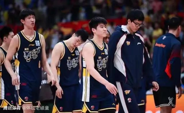 陈家政：求大家别对杜导口诛笔伐，为了我好！

昨晚广东难得的胜利给主教练杜锋带来