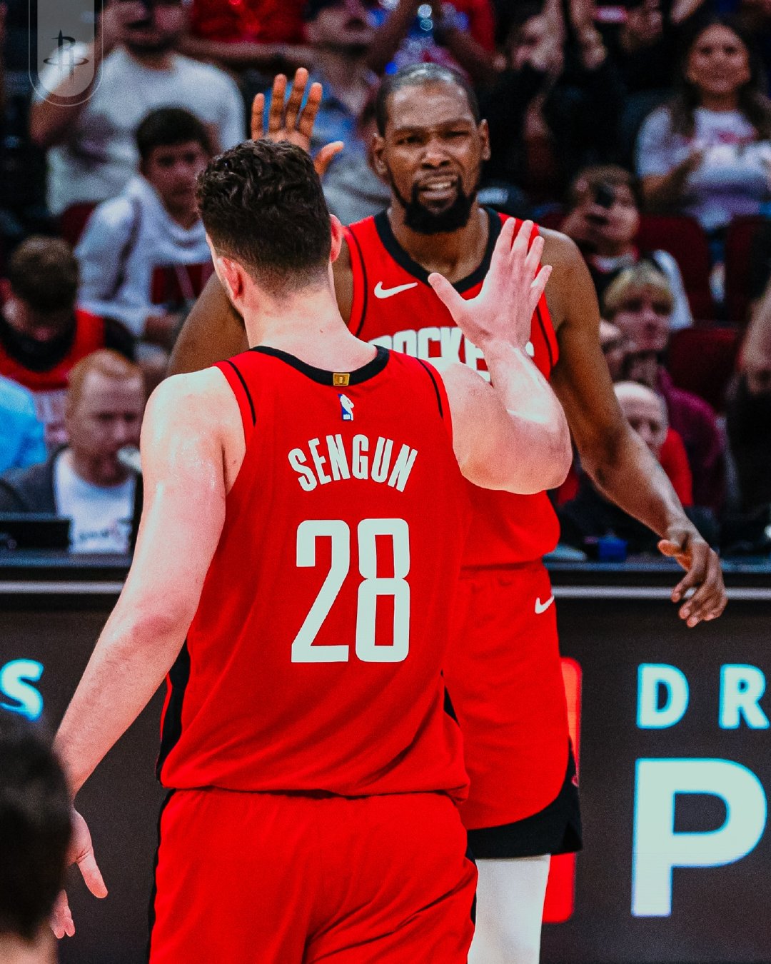 记者：关于比赛节奏，这支球队通常偏向慢节奏，但当你们提速时也曾取得成功。在策略上