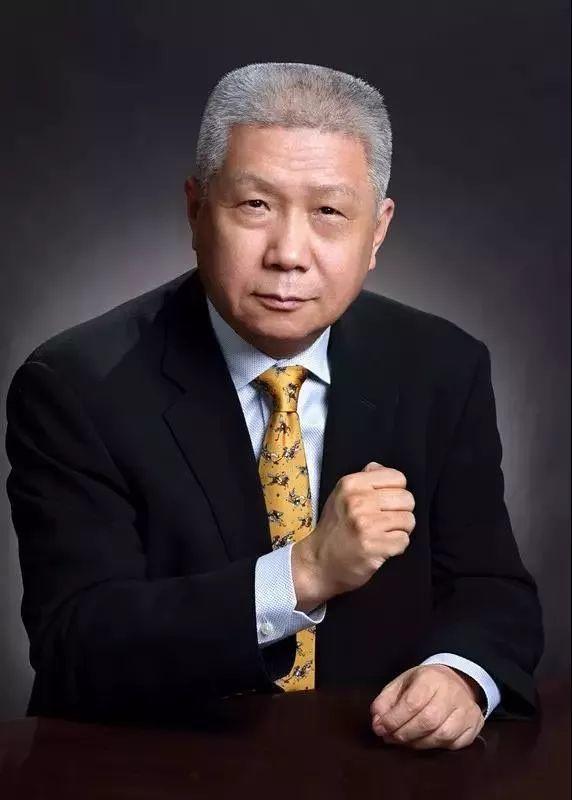 一次，朋友对马未都说:“我带你去看看真正的奢侈品。”马未都顿时来了兴趣，但没想到