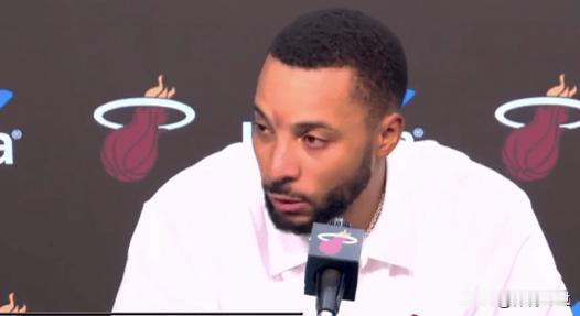 2025年10月27日NBA常规赛，热火主场115 - 107战胜尼克斯。赛后鲍