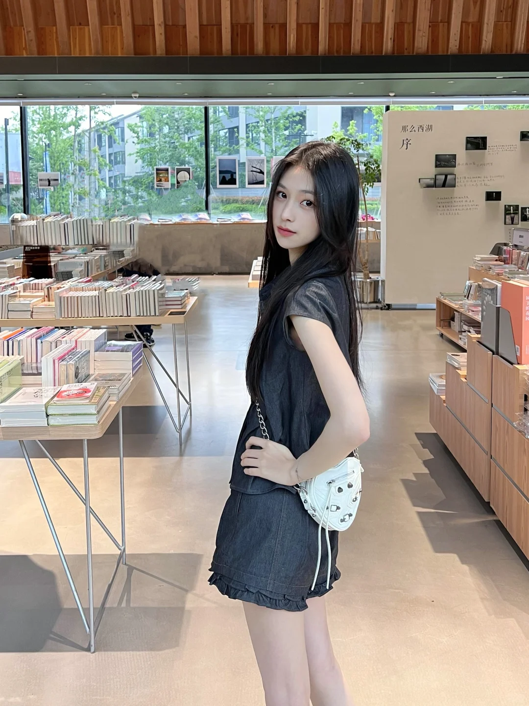 📚