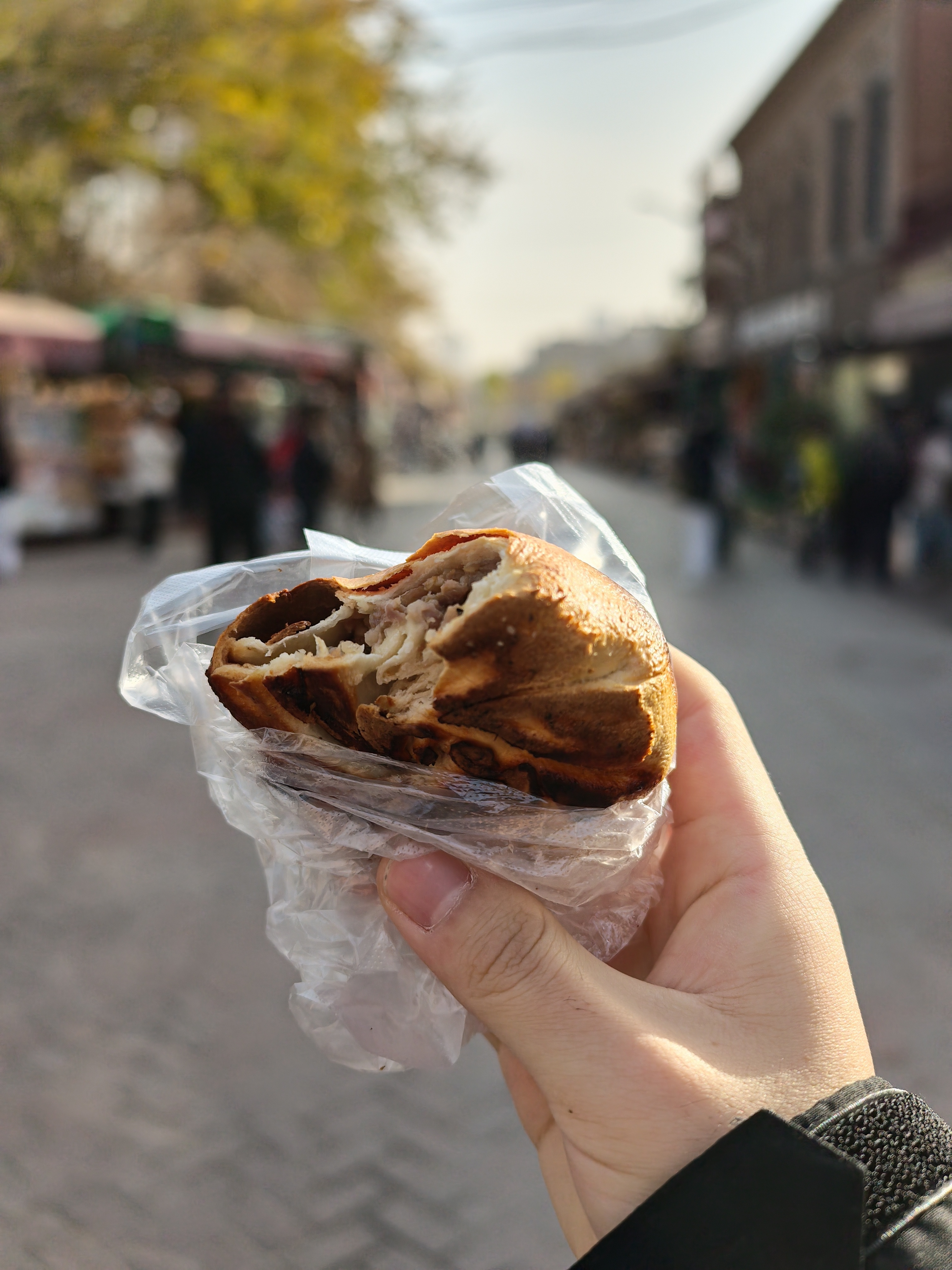 当我早上10点起来发现早餐店还在擀包子皮，12点才吃上早饭，我就知道我来对地方了