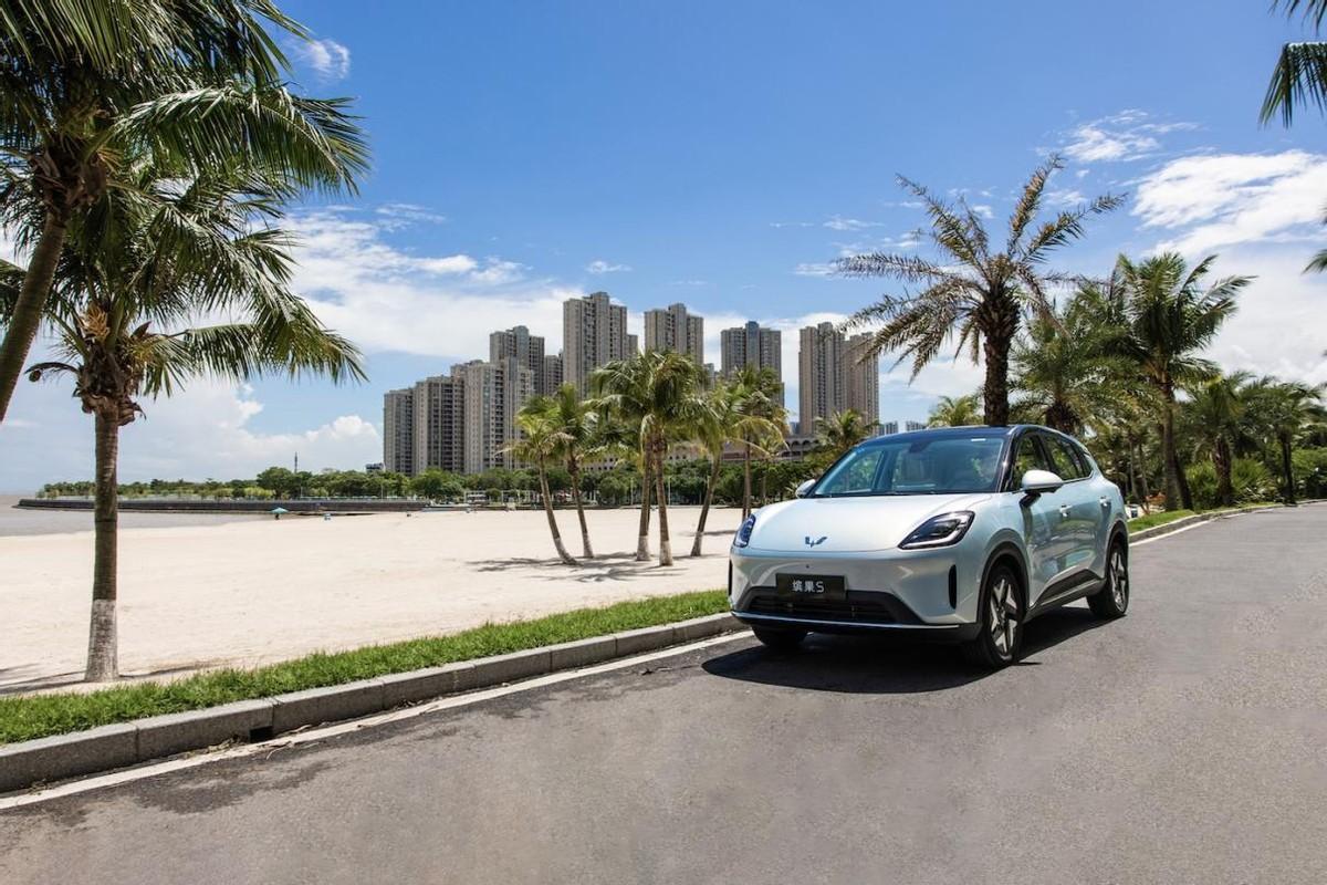 第一个月就卖2.4万台，缤果S到底值不值得入手？

五菱打造的缤果家族也算是A0