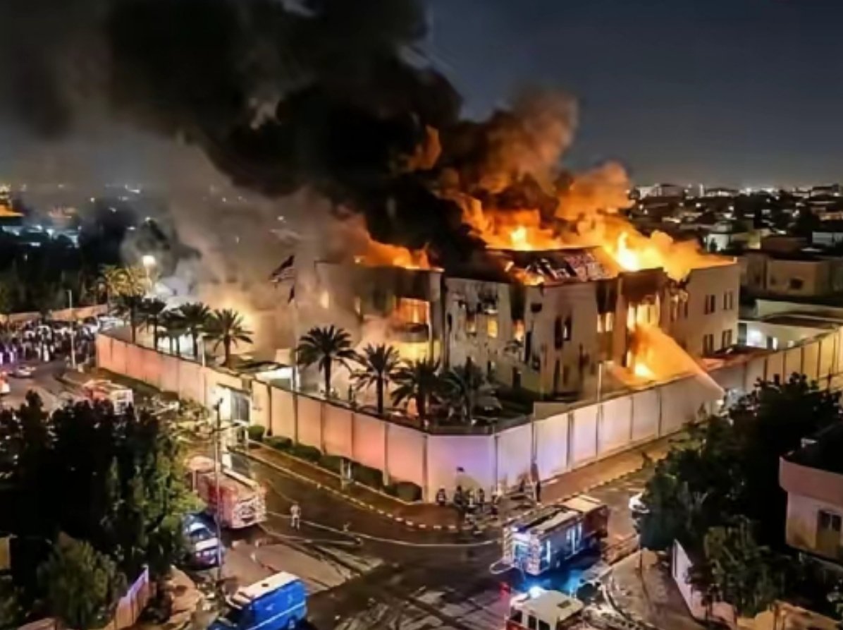 美国驻沙特大使馆被炸了，被伊朗2台无人机击中。美伊以冲突