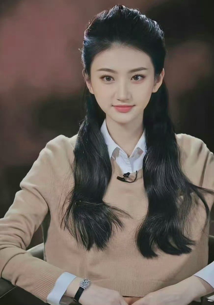 景甜 顶级进化论 景甜的顶级进化论堪称完美！从清纯小白花的青涩模样，自带大小姐高