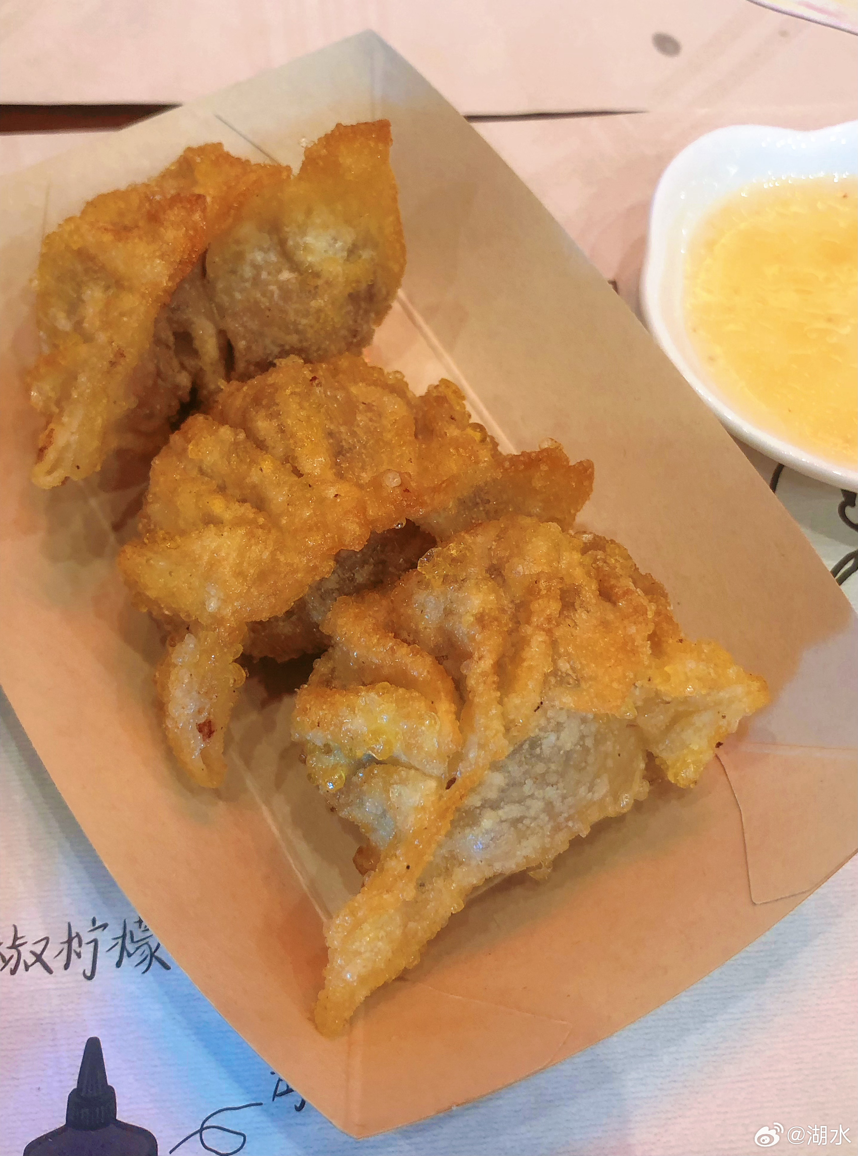 美食探店 猎人坊这间越南粉餐厅，吃出了岁月静好。除了牛肉粉好吃，黑松露和牛煎饺，