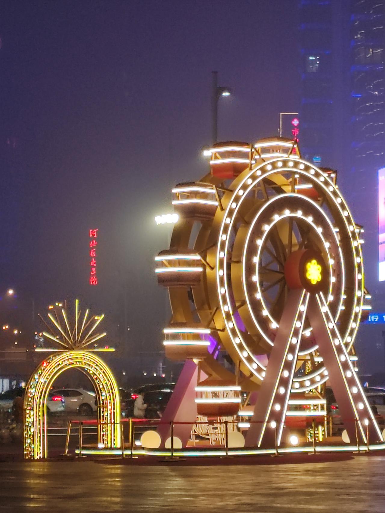 你说得没错，过去十年里，传统行业的工资确实没怎么涨，有些企业甚至倒闭关门了。不过