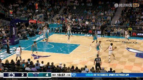 快船超级球星哈登真是欺人太甚，他又给年轻人上课了！在今天快船客场挑战黄蜂的比赛中