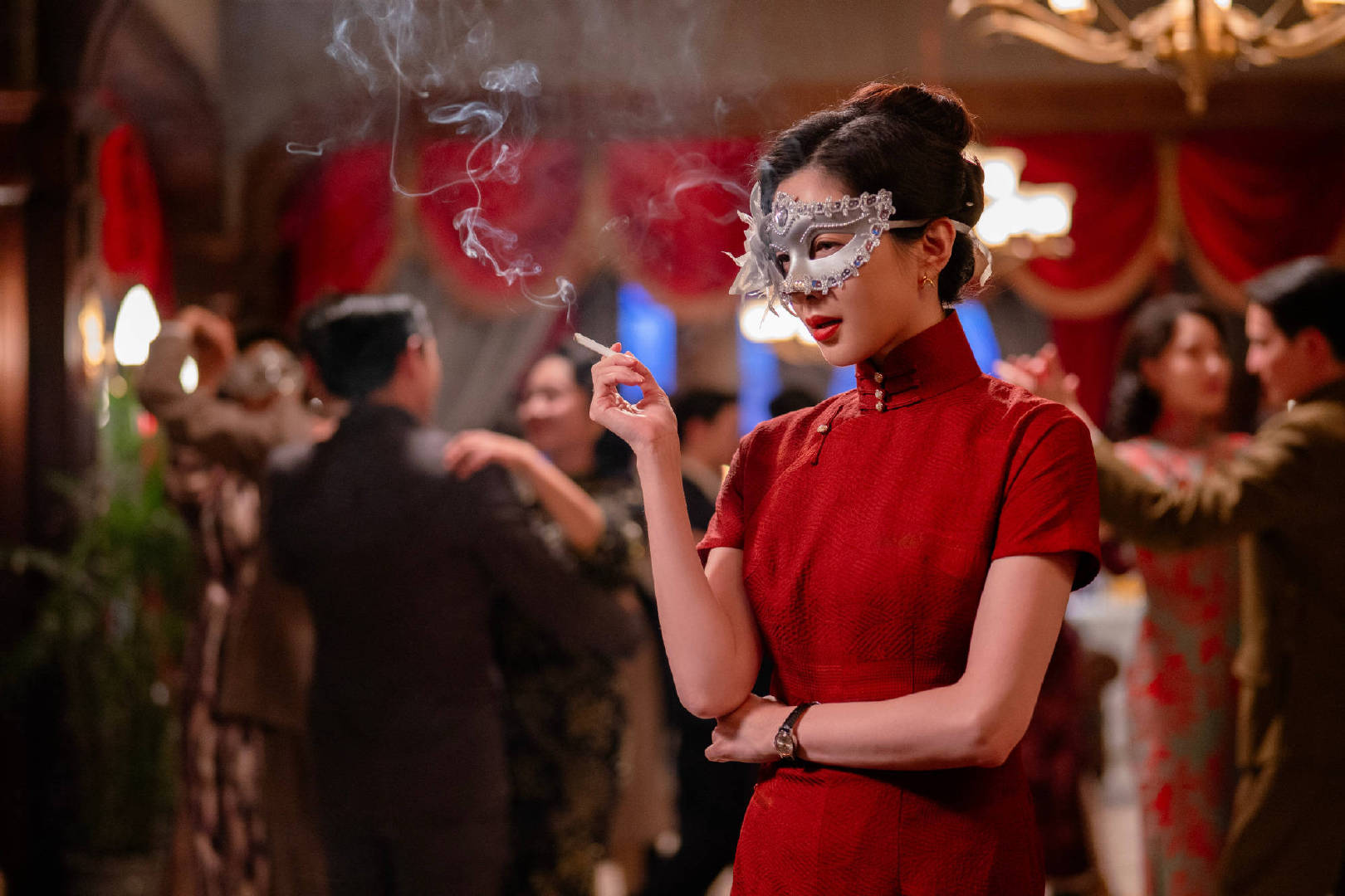 江疏影醒来给了我好大的震撼江疏影这把又演爽了越品越觉得厉害，江疏影拿捏住了谍战角
