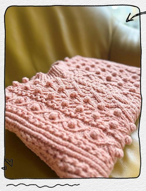 人老了，最舒服的活法，就是不勉强自己
早上收拾柜子，翻出件旧毛衣，针脚密匝匝的，