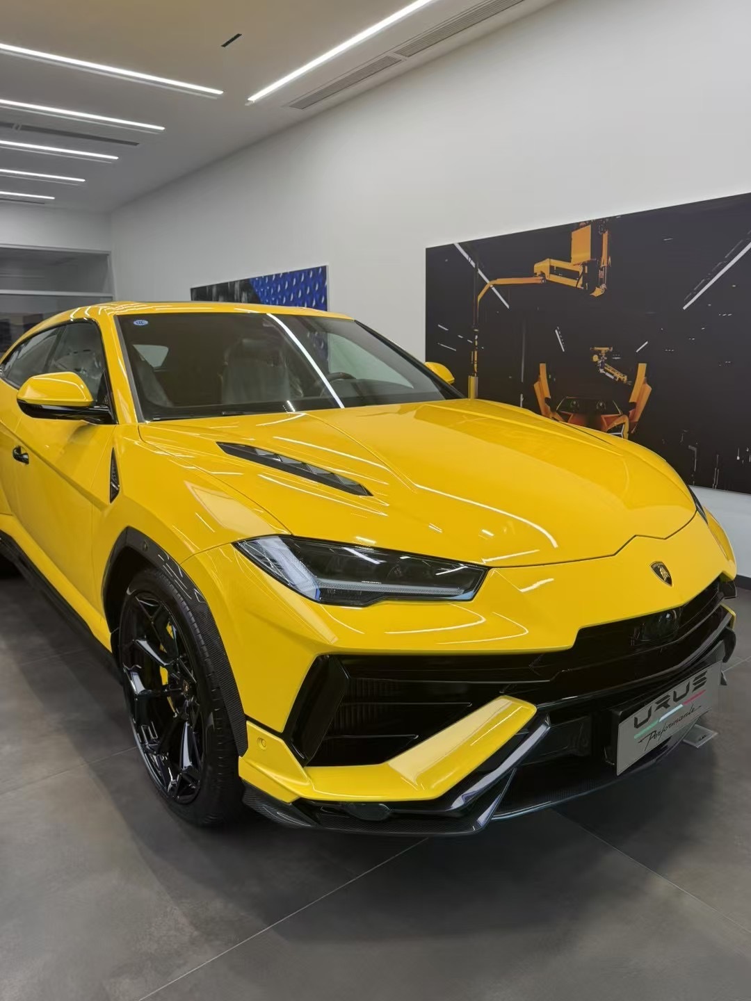 兰博基尼 URUS Performante 黄/黑黄 全新现车 国内应该没有几台