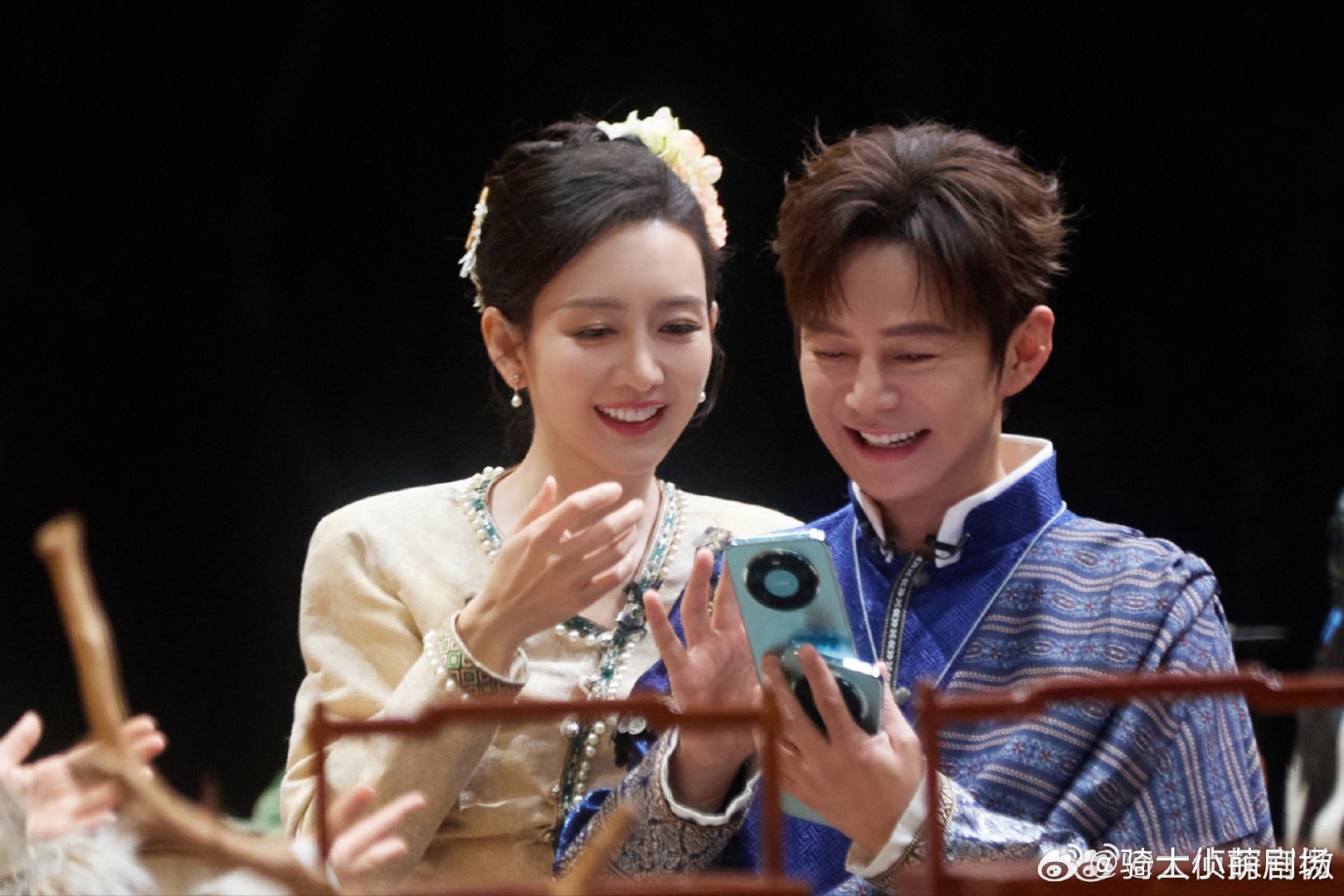 大侦探海妖的秘密大侦探芒历千年的海岛之上，本该举行的供奉仪式因甄岛主身亡被迫中断