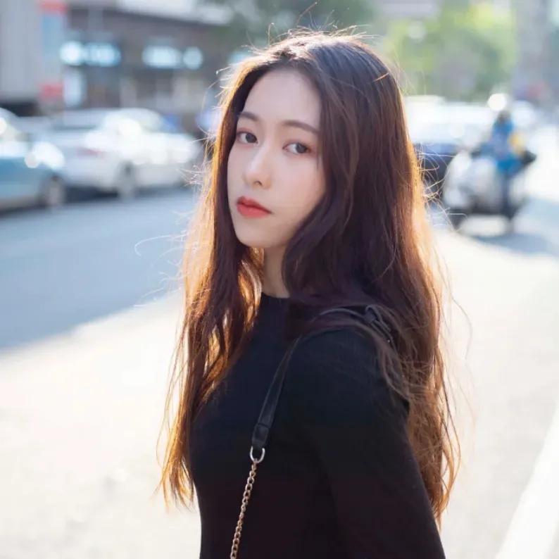 吴柳芳账户已解禁。[鼓掌][鼓掌][鼓掌]
谈什么社会风气？
一千个吴柳芳也比不