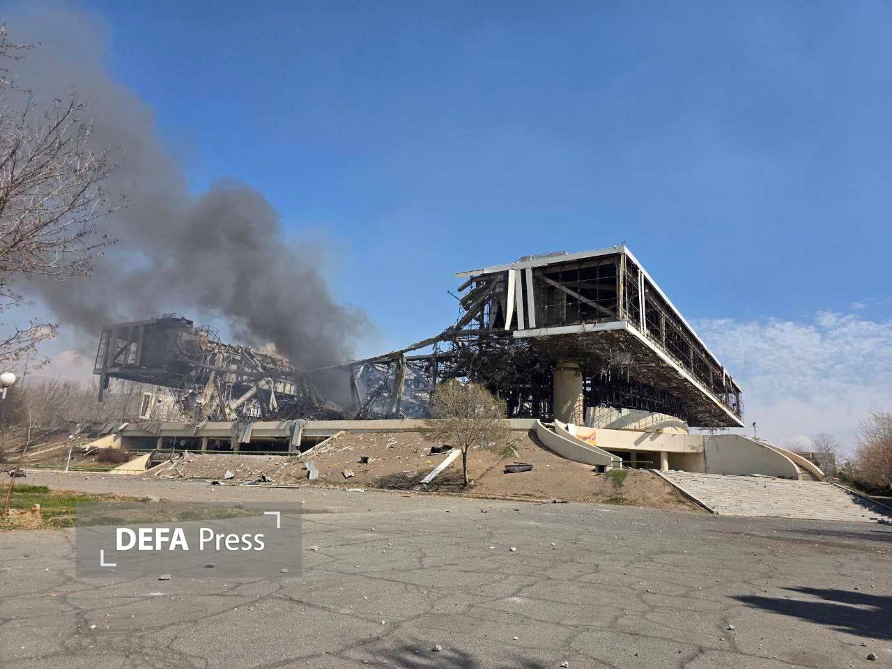 以色列轰炸了德黑兰可容纳12000人的阿扎迪足球场。天哪……他们简直是在轰炸所有