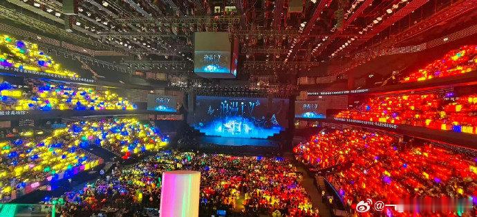 top演唱会灯牌top演唱会全景灯牌朱志鑫黄海 