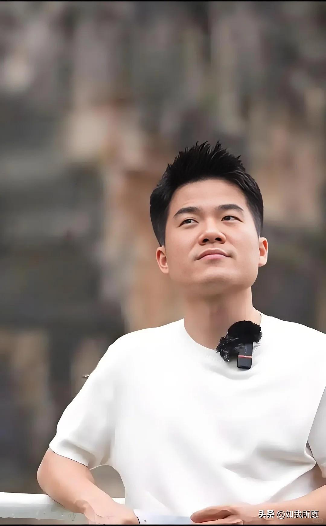 董宇辉当选“世界杰出青年领袖”了！
消息一出，
无数熬夜看他直播的打工人表示：这