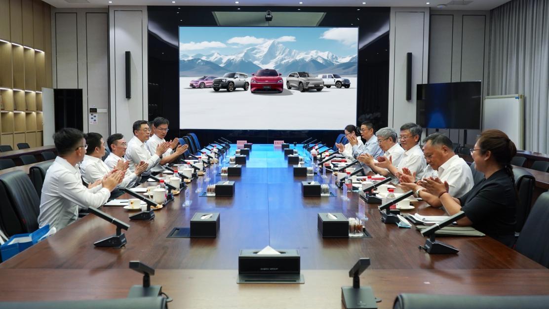 8月22日至23日，工信部装备工业一司司长王卫明带队，赴安徽芜湖调研奇瑞汽车生产