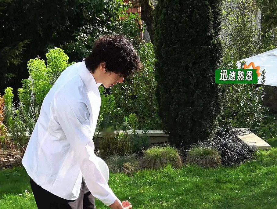 希望你永远都是清澈又张扬，肆意又明亮的酷盖！王一博[超话]29岁的王一博 👑向