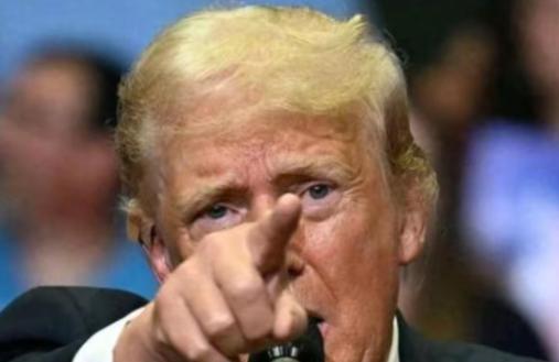 北京时间2月1日凌晨，特朗普向全世界喊话：美国愿意坐下来与伊朗达成协议。
 
实